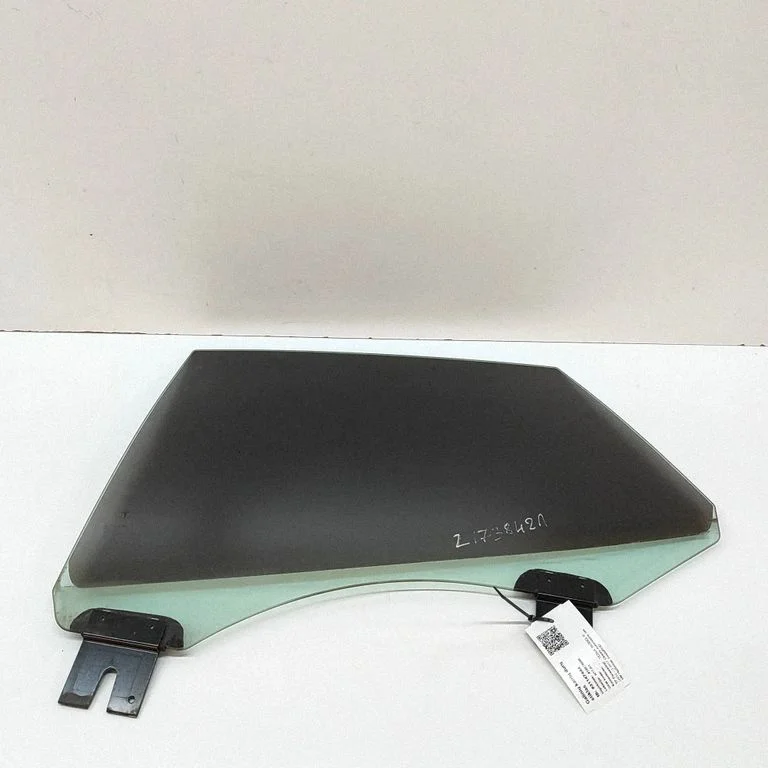 Rear door window glass 600633500D