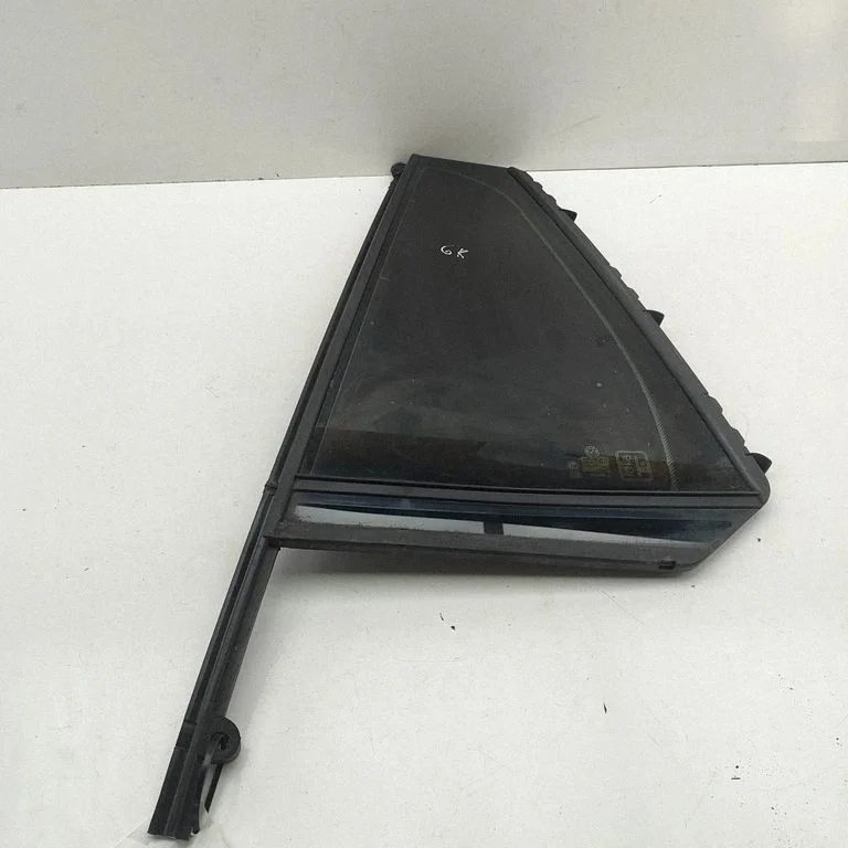 Rear vent window glass 7428711