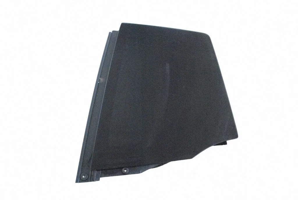 Rear vent window glass – Tesla Model Y (2020-)