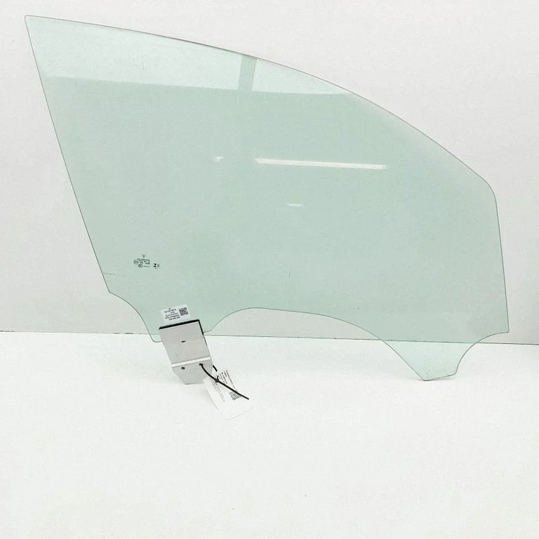 Front door window glass four-door 95C845022