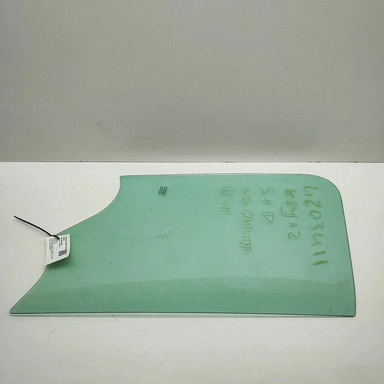 Galvenais priekšējo durvju stikls (četrdurvju) 803000709R