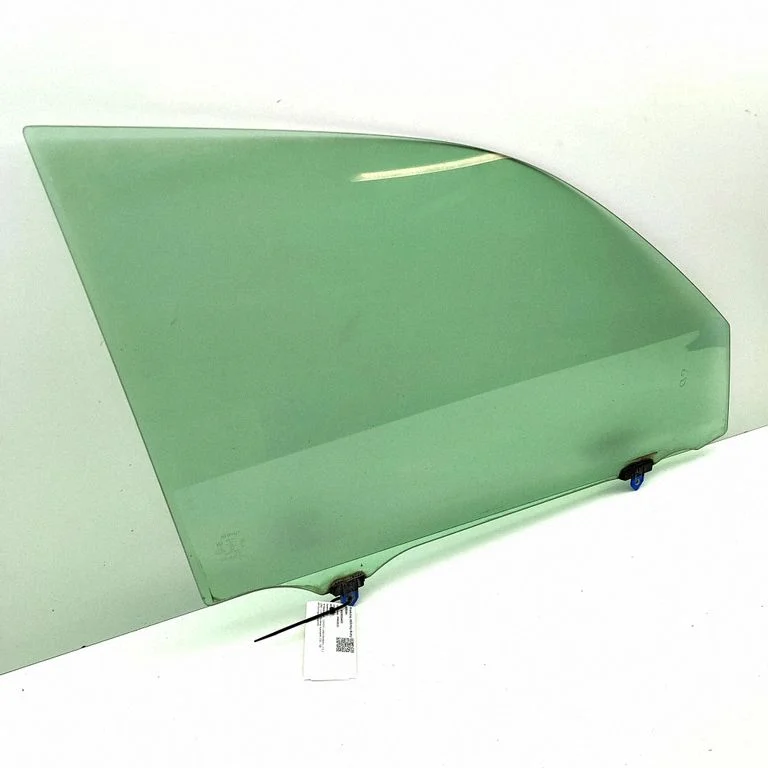 Front door window glass four-door 6810160570