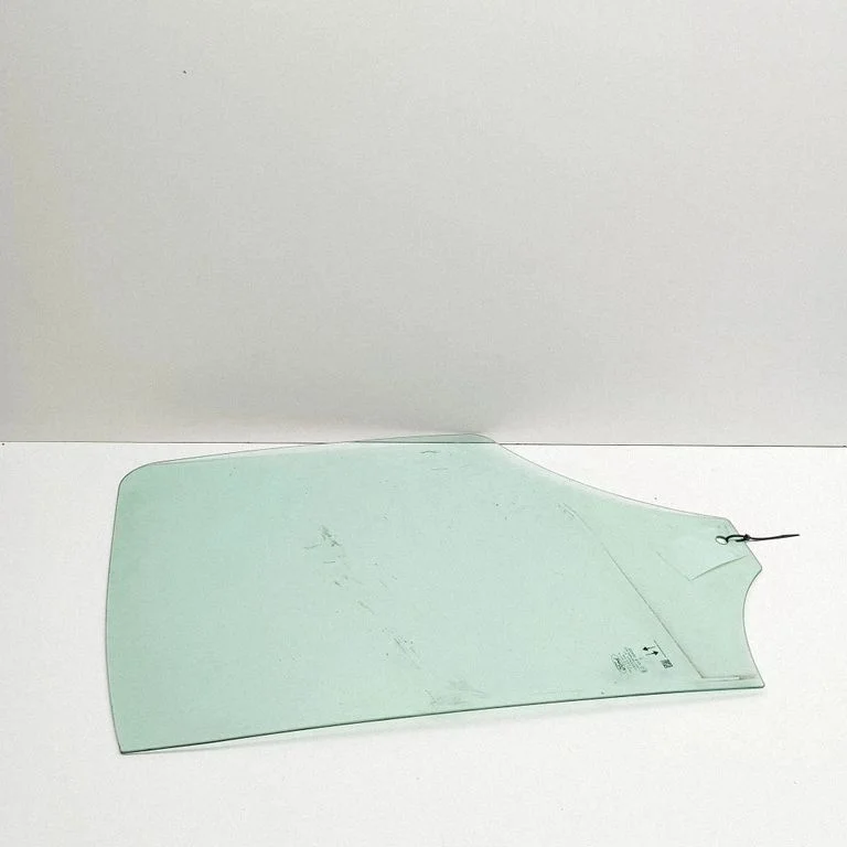 Galvenais priekšējo durvju stikls (četrdurvju) 43R004026
