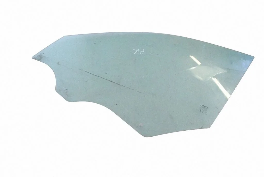 Front door window glass four-door 43R001026