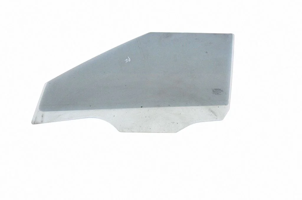 Front door window glass four-door 43R00107