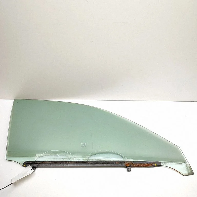 Front door window glass four-door 6810150200 – Lexus LS UCF30 (2001-2007)