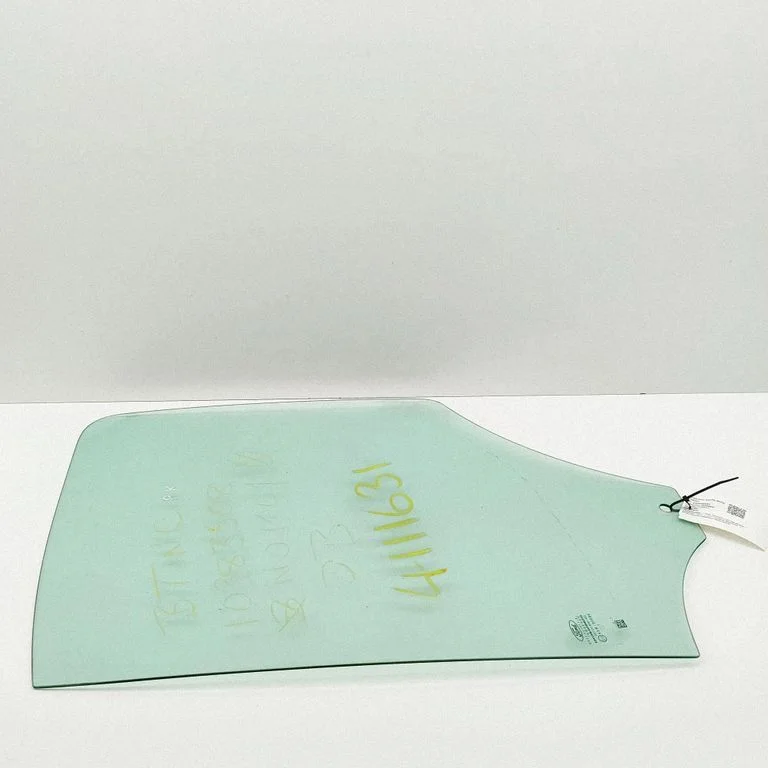 Front door window glass four-door BK21V21411A