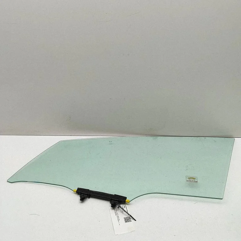 Front door window glass four-door 6810247280