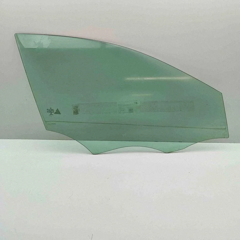 Szyba drzwi przednich (główna, 4-drzwiowe) A1767250600
