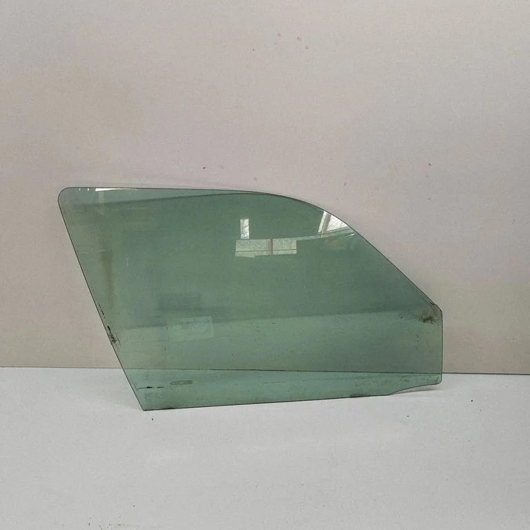 Galvenais priekšējo durvju stikls (četrdurvju) 43R001006