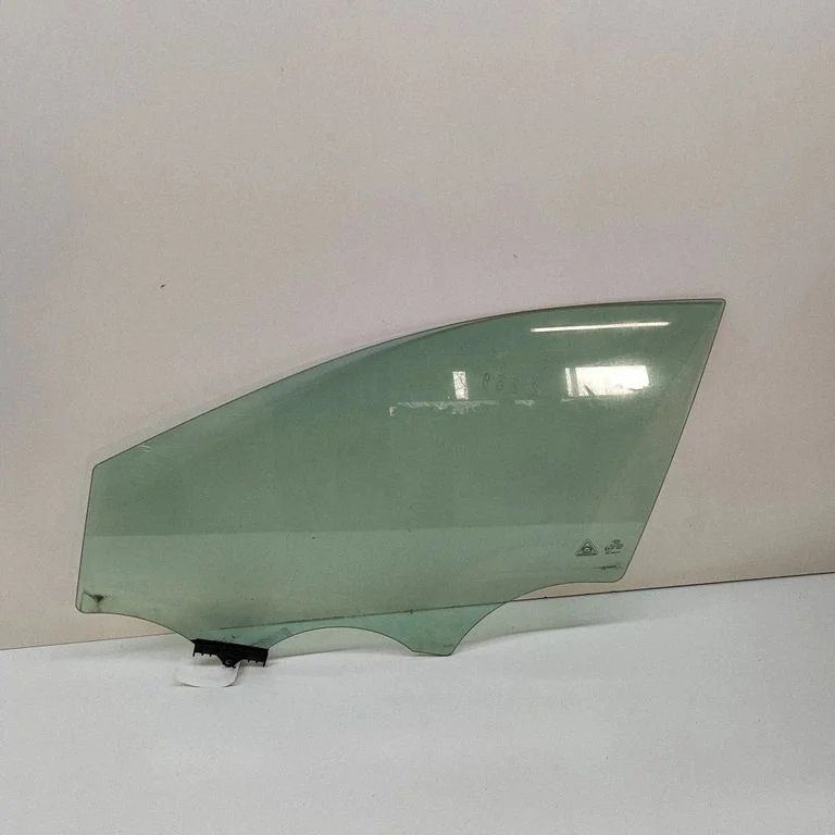 Galvenais priekšējo durvju stikls (četrdurvju) 43R00049
