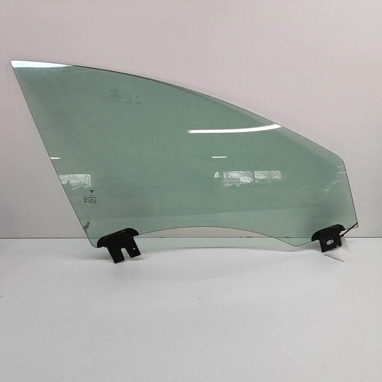 Galvenais priekšējo durvju stikls (četrdurvju) 43R001074