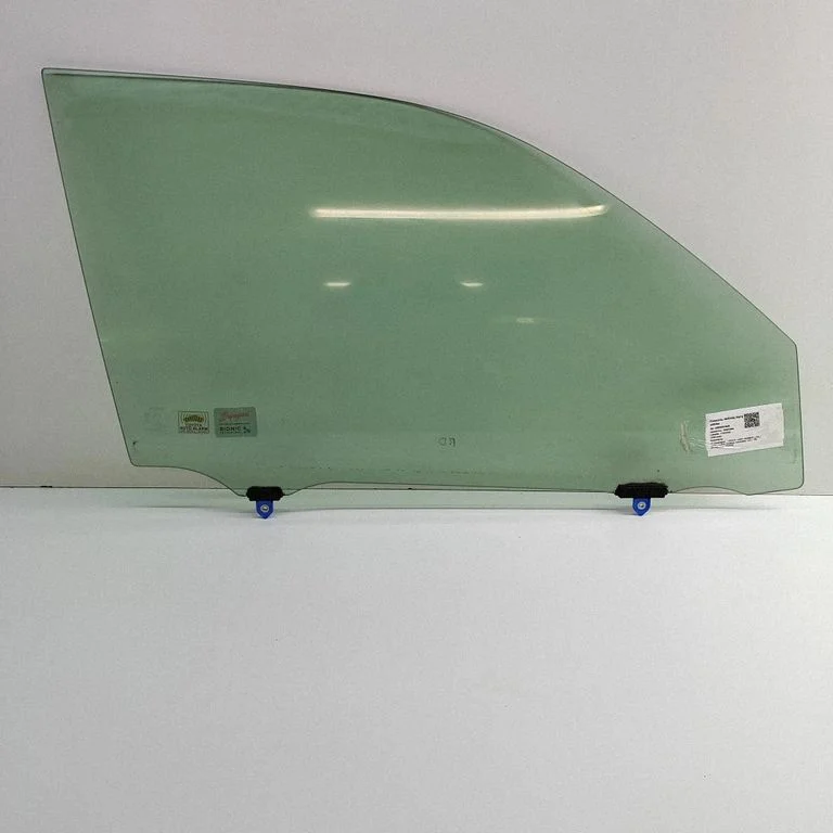 Galvenais priekšējo durvju stikls (četrdurvju) 6810160600