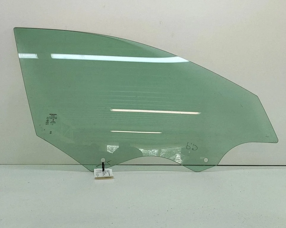 Galvenais priekšējo durvju stikls (četrdurvju) 43R011565