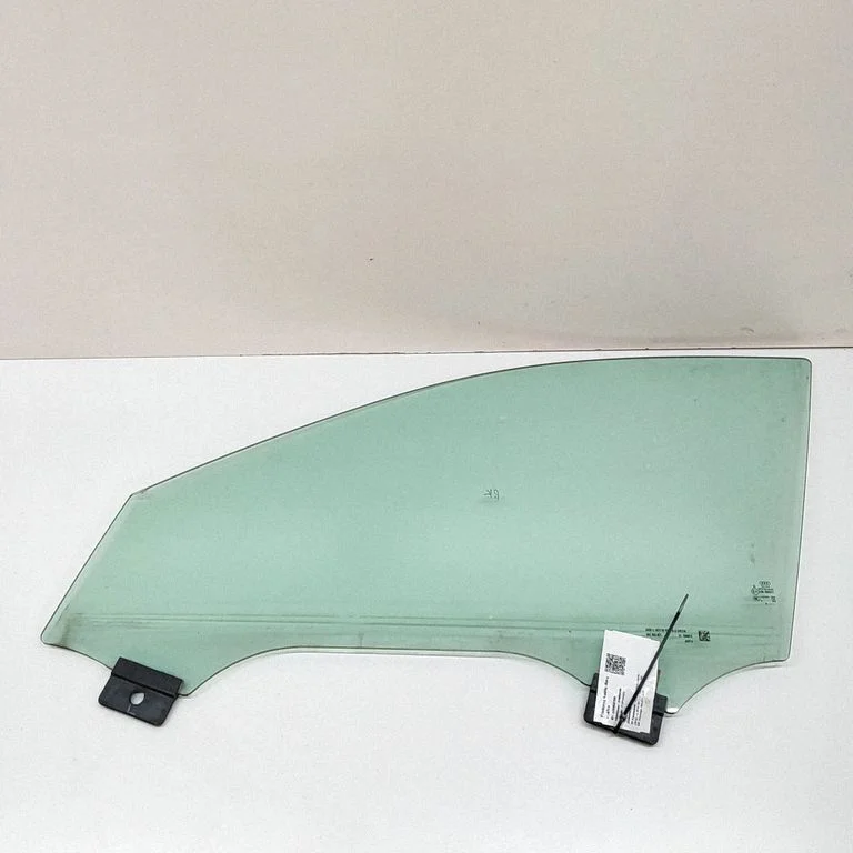 Front door window glass four-door 4KE845021