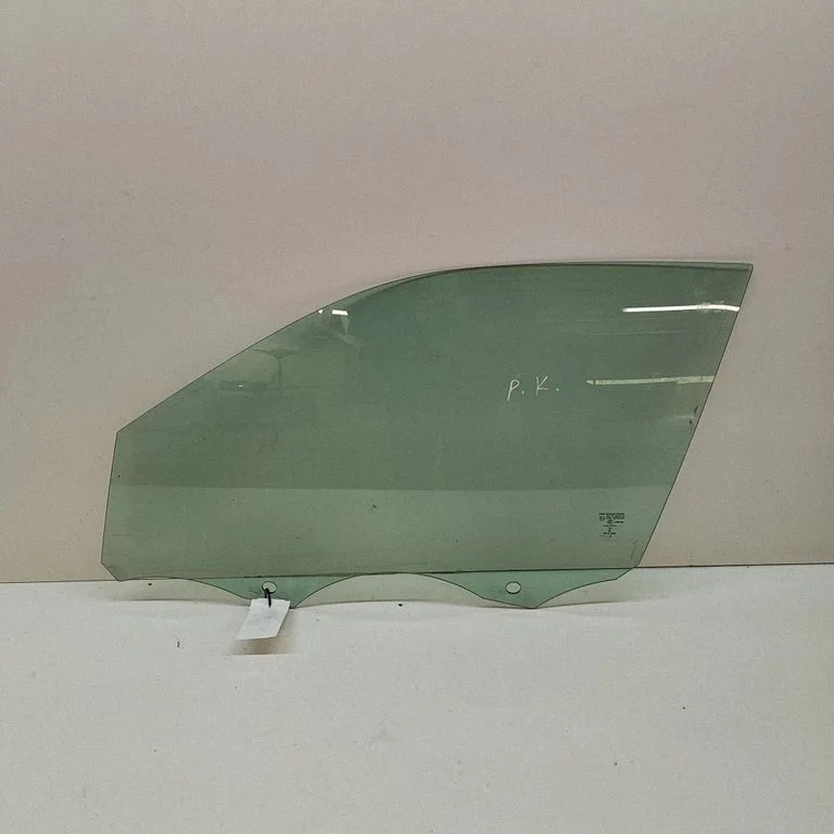Galvenais priekšējo durvju stikls (četrdurvju) 43R000929