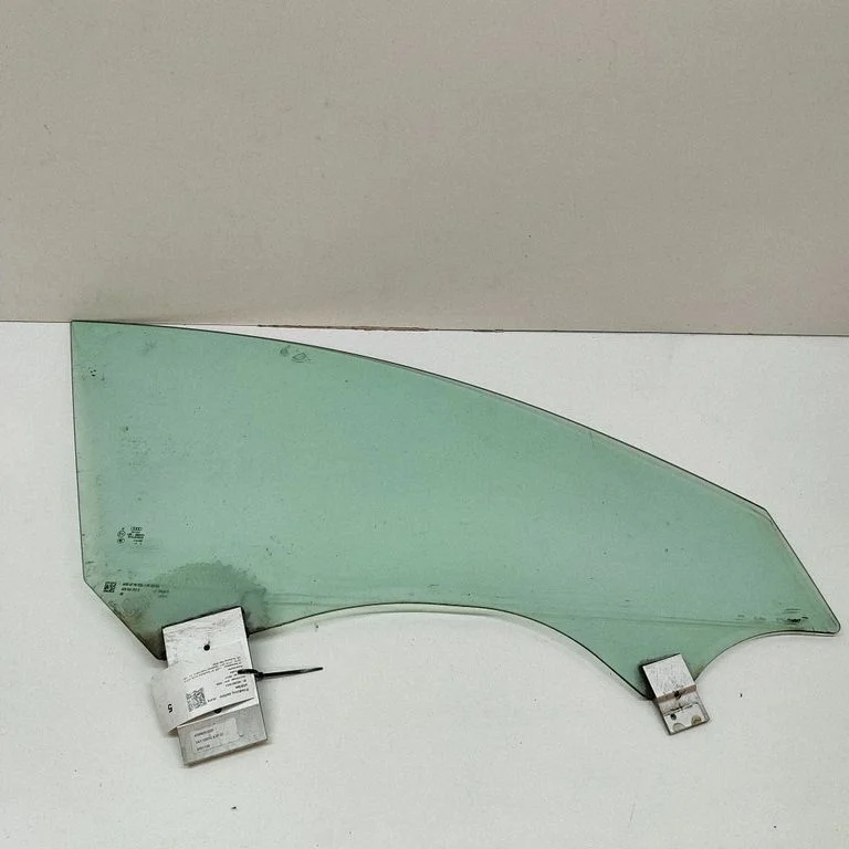 Front door window glass four-door 43R000313