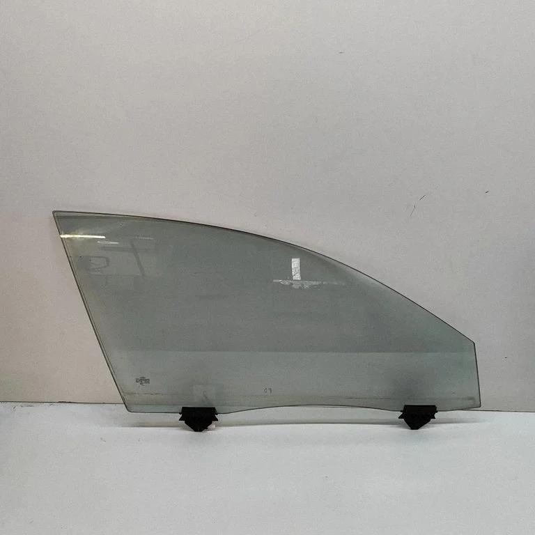 Galvenais priekšējo durvju stikls (četrdurvju) 43R00367