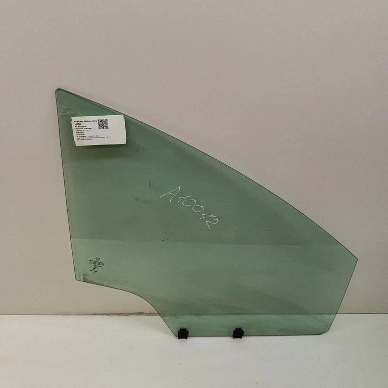 Galvenais priekšējo durvju stikls (četrdurvju) 9202N9