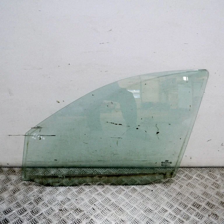 Galvenais priekšējo durvju stikls (četrdurvju) 43R000382