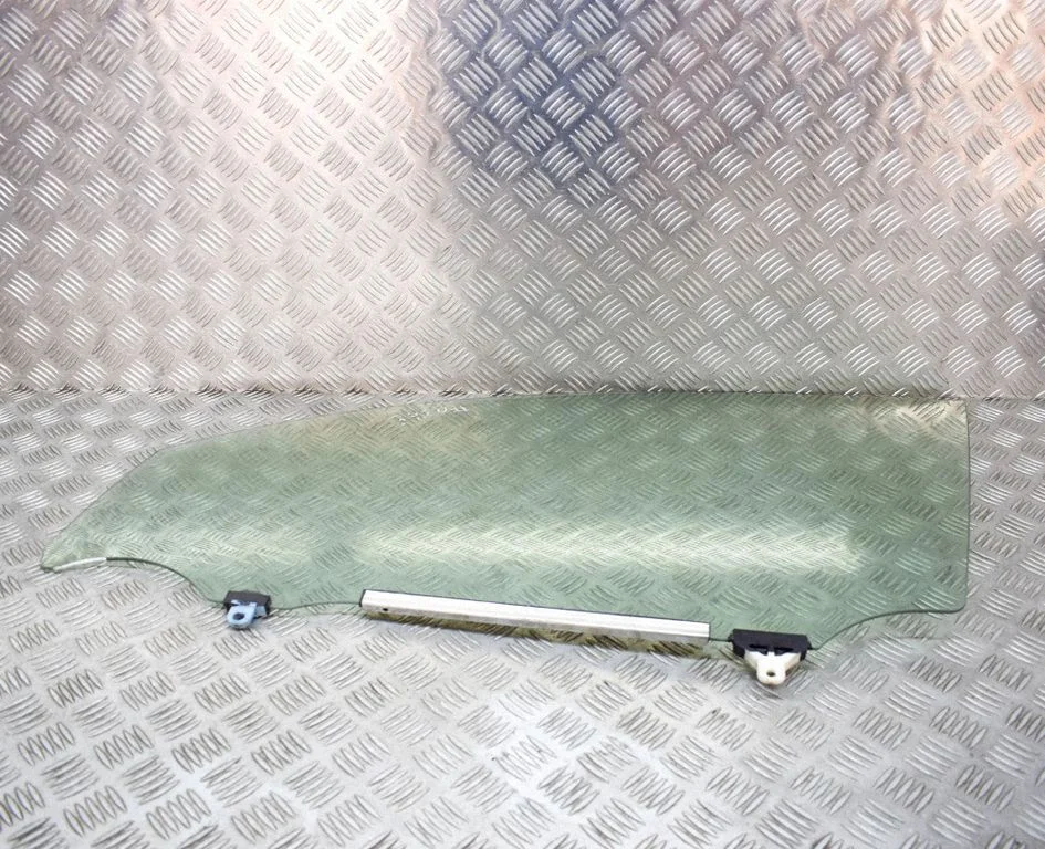 Front door window glass four-door – Lexus GS 300 350 430 450H (2005-2012)