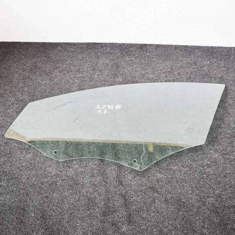 Galvenais priekšējo durvju stikls (četrdurvju) 43R00049
