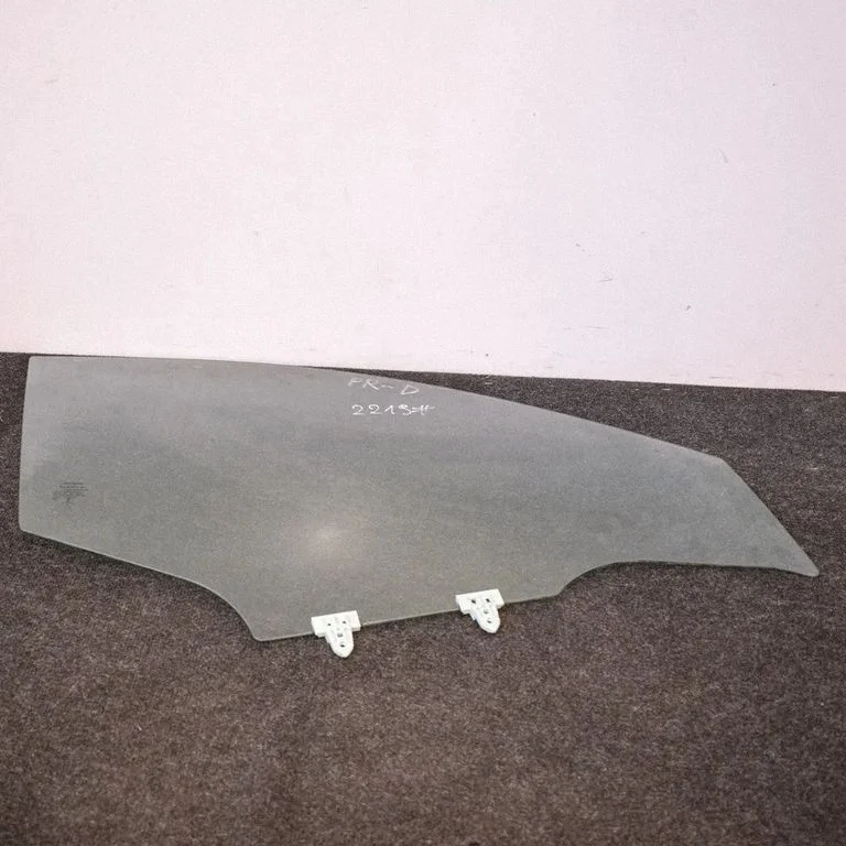 Galvenais priekšējo durvju stikls (četrdurvju) 43R001582