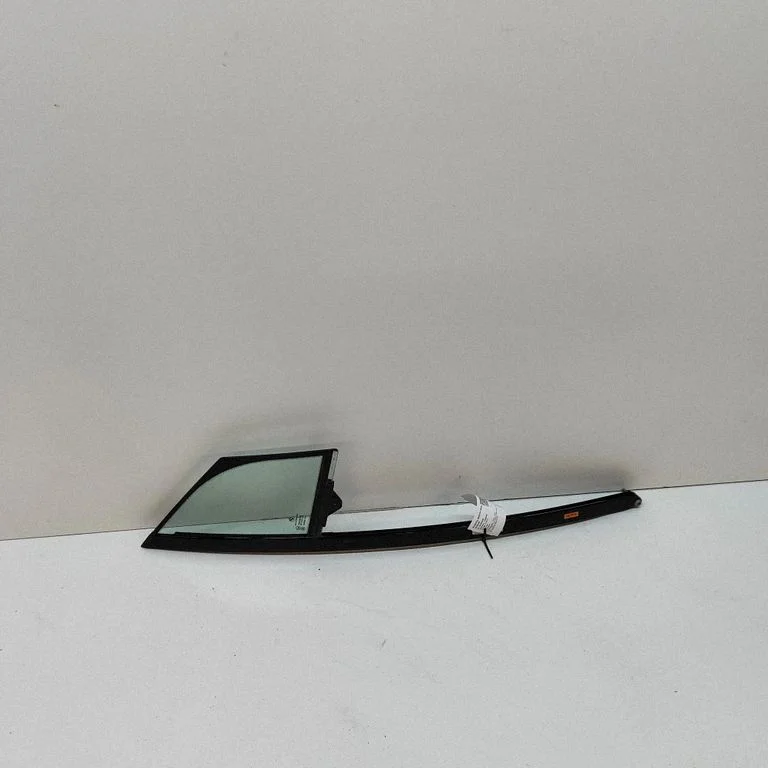 Front door vent window glass four-door 43R007951