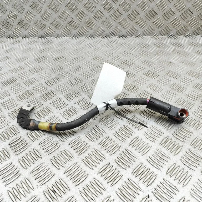 Plusa vads (akumulatora) A2055401695