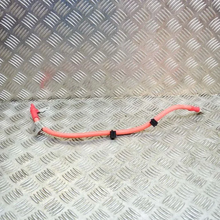 Przewód plusowy (akumulatora) J8A214300CB