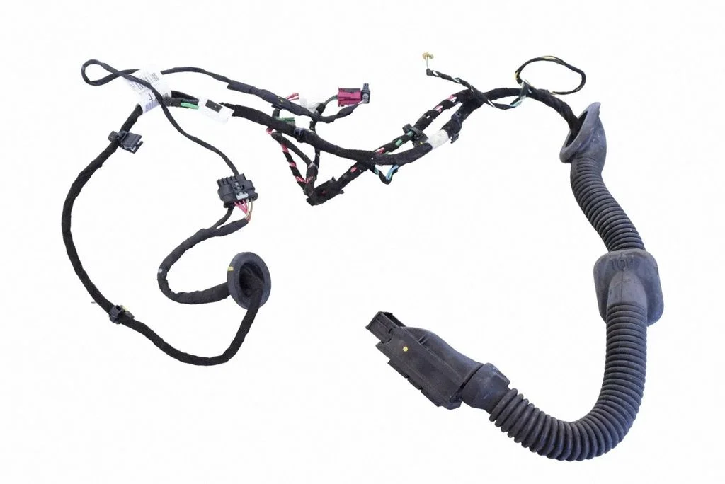 Aizmugurējo durvju vadu instalācija – Mercedes-Benz A klase W177 AMG (2018-)