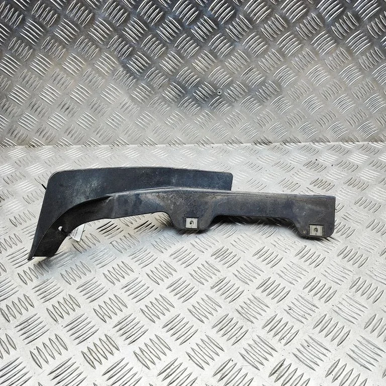 Priekšējais dubļusargs 8R0853888A