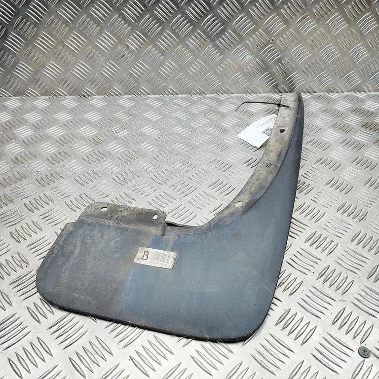 Priekšējais dubļusargs EB3B16A262B