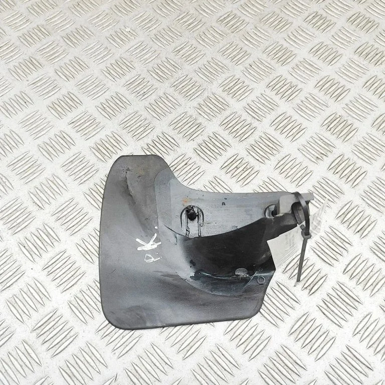 Chlapacz przedni 176929900A