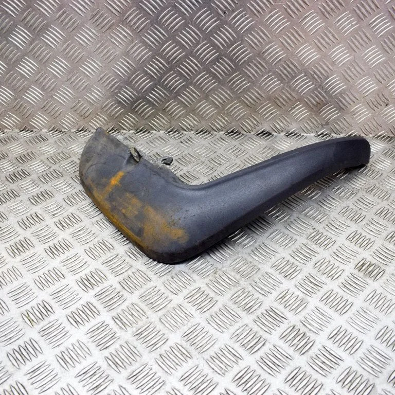Front mudguard CAS500100