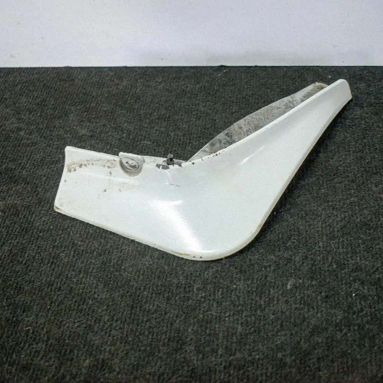 Front mudguard – left