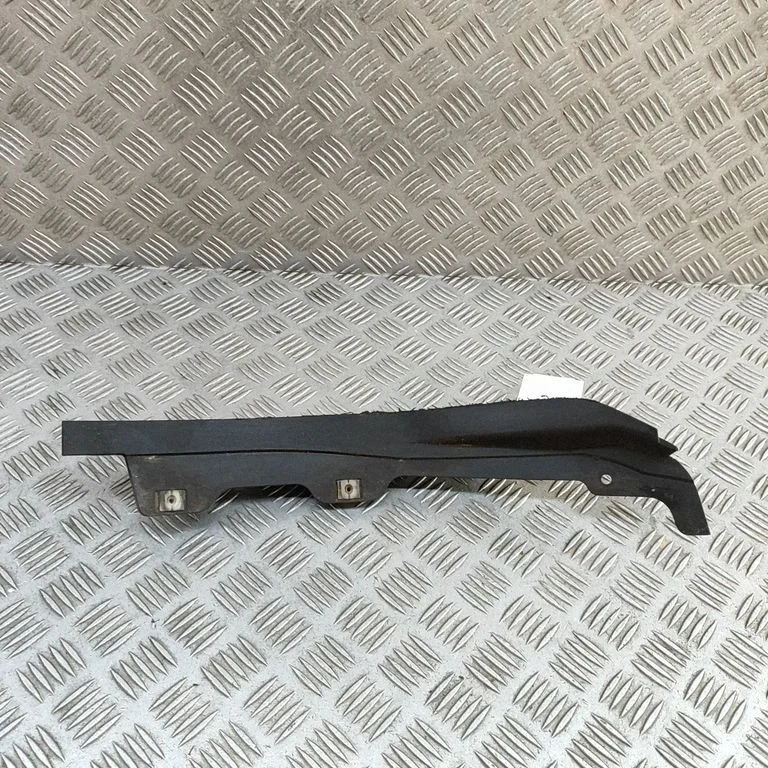 Esimene porikaitse 8T0853887K