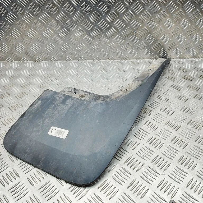 Aizmugurējais dubļusargs EB3B28400CB