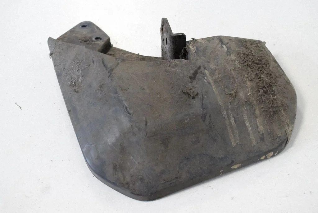 Aizmugurējais dubļusargs BK3128371AB