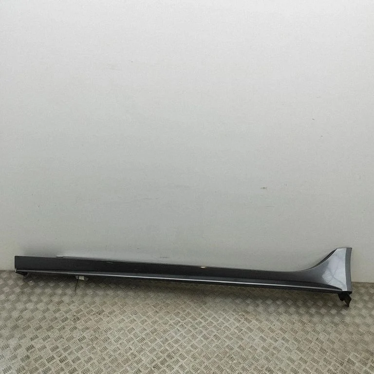 Próg GX7M101D57BA