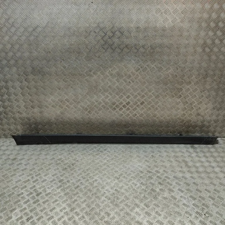 Slieksnis – Mercedes-Benz EQA (2021-)
