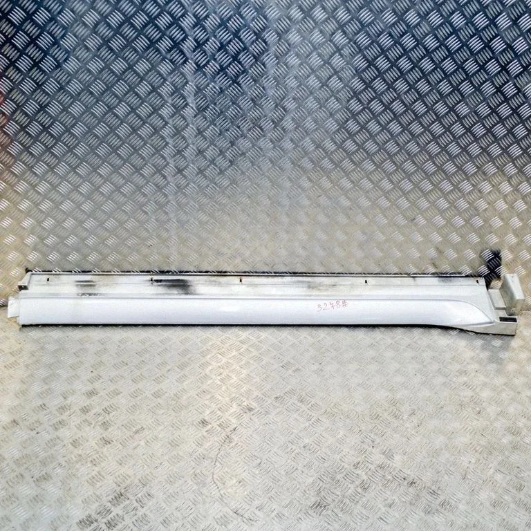 Sill MN117302