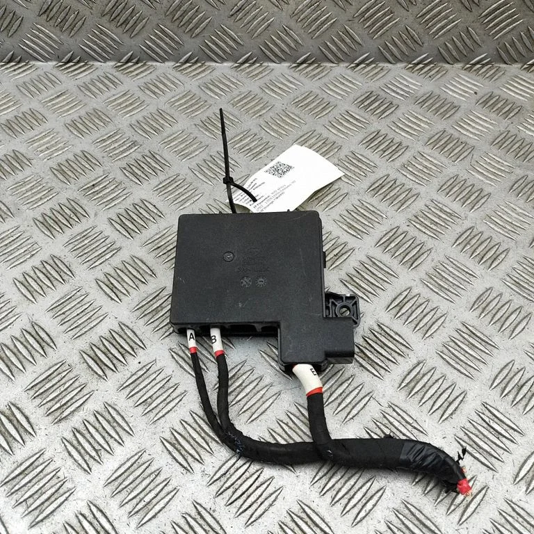 Plusa vadu savienojuma mezgls BAD330200