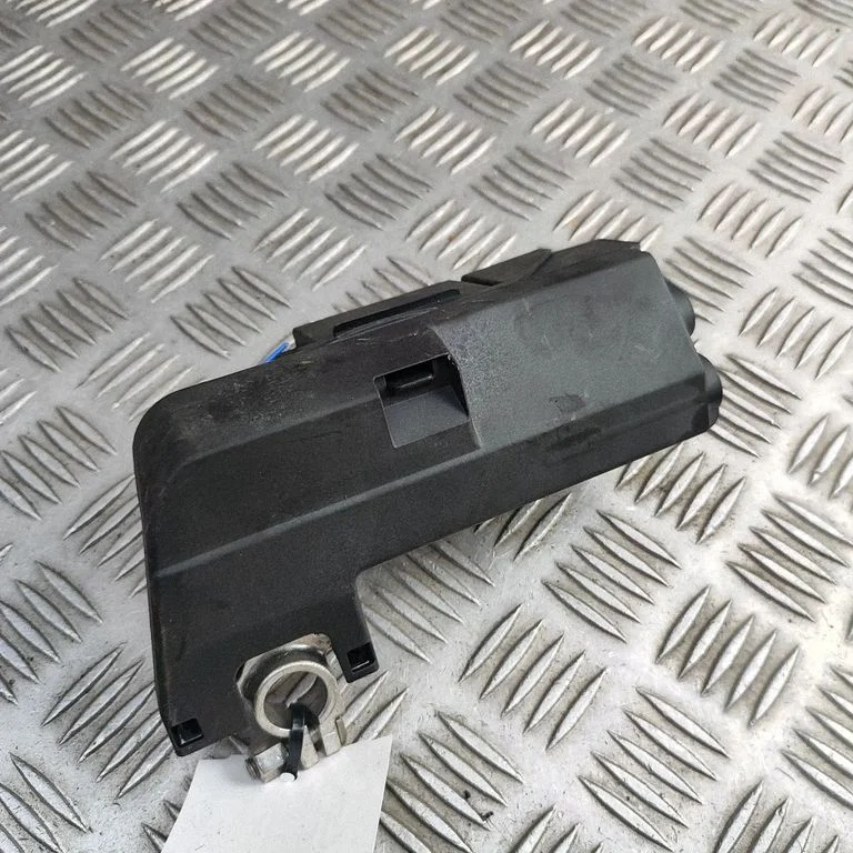 Plusa vadu savienojuma mezgls 8W0915459E