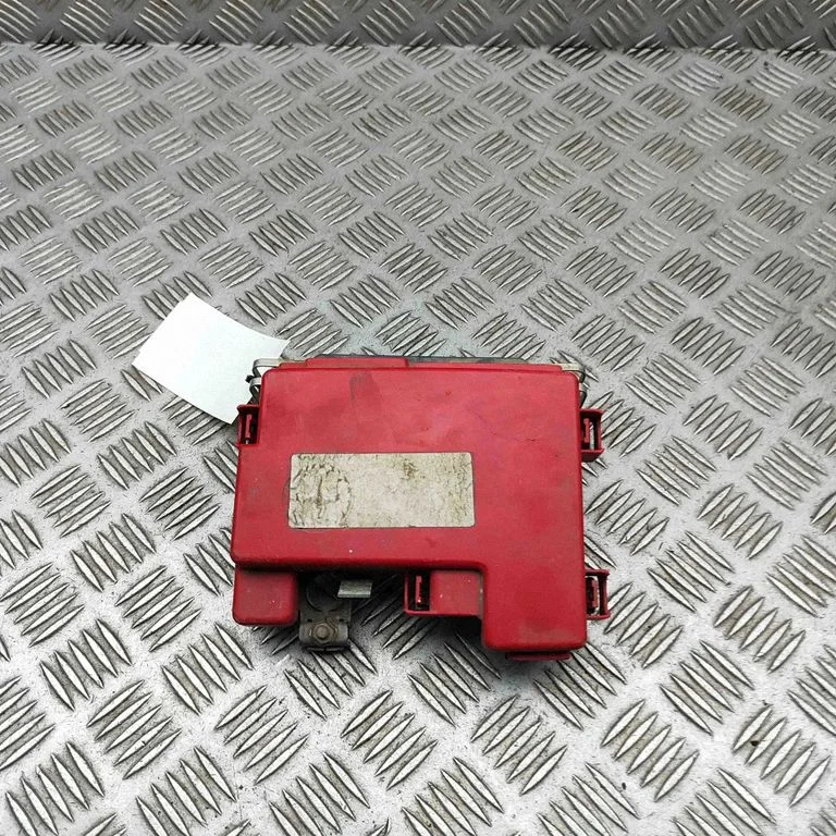 Plussjuhtmete ühendussõlm 241143001R