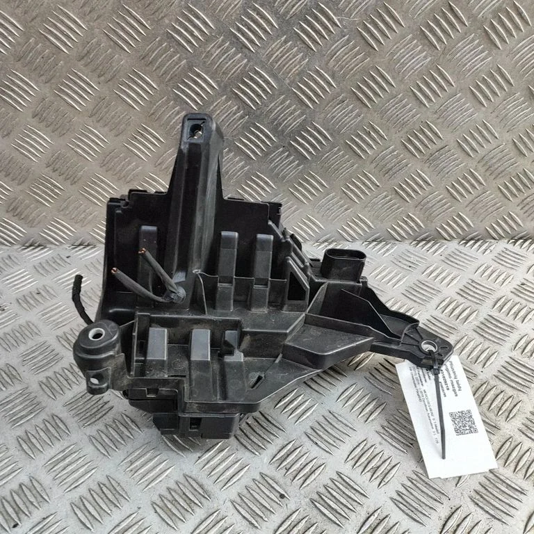 Plusa vadu savienojuma mezgls A2135462900