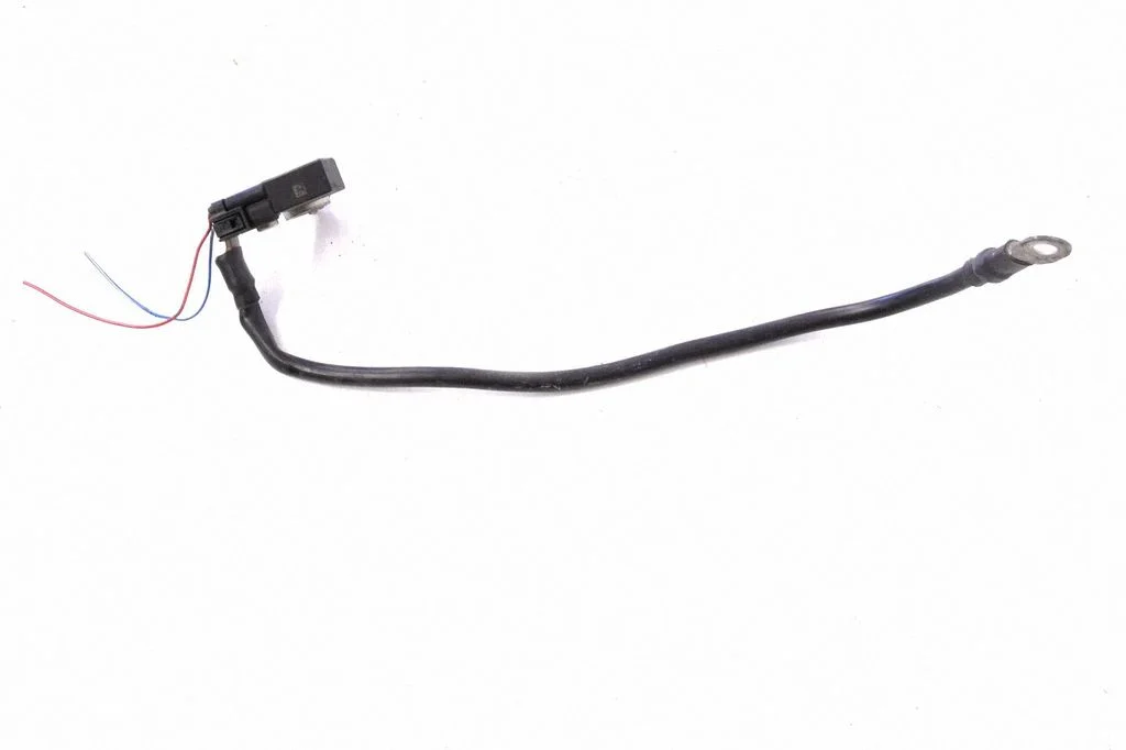 Plusa vadu savienojuma mezgls – Mercedes-Benz C klase AMG W204 (2007-2014)
