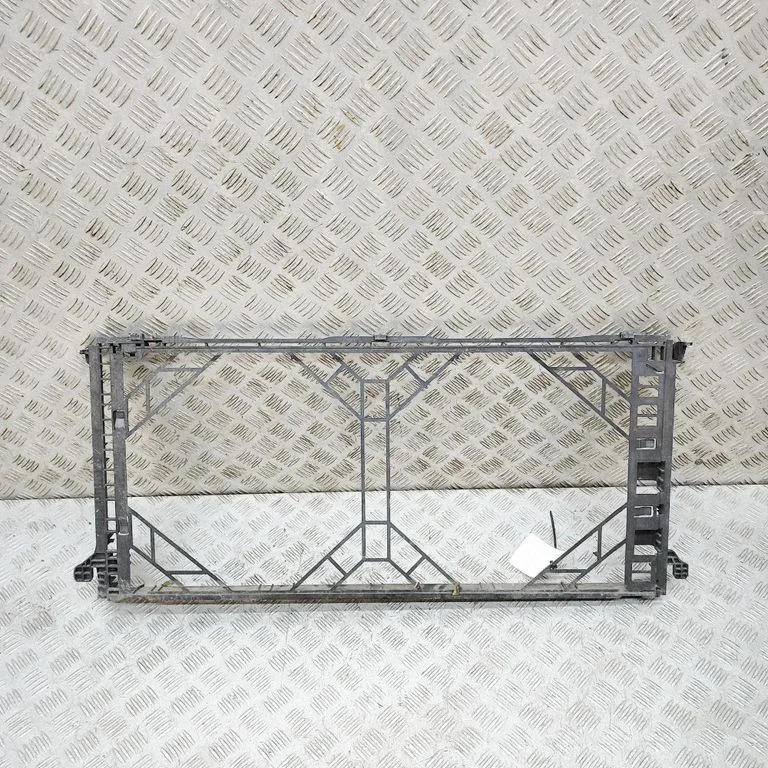 Atrapa przednia (grill) 971121068A