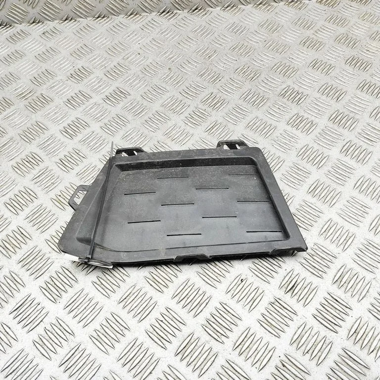 Front grill 8747843