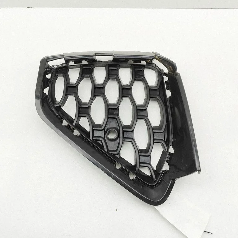 Atrapa przednia (grill) 4M8807681T